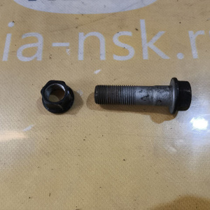 Болт крепления стойки Toyota R 90105-15001