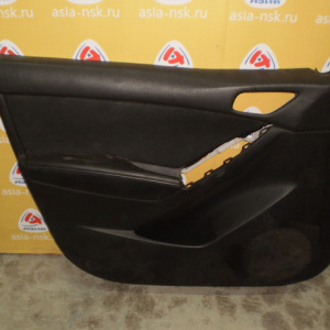 Обшивка двери Mazda CX-5 KE2AW перед, лев