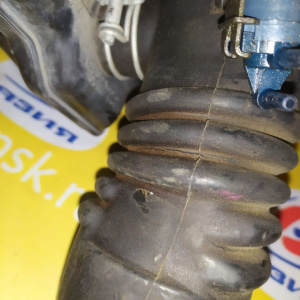 Гофра впускного коллектора Toyota 4E/5E Corsa/Raum EL51/EXZ10 резиновая ТРЕЩИНЫ 17881-11422