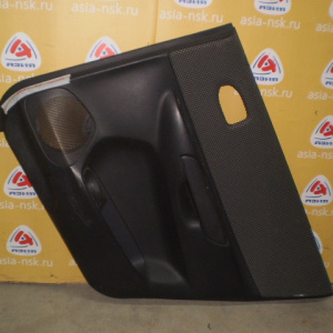 Обшивка двери Mazda Premacy CP8W зад, прав