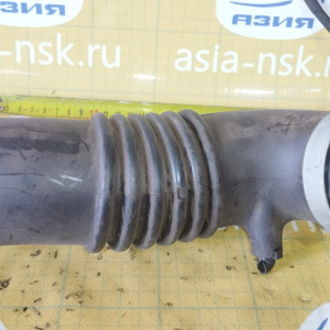 Гофра впускного коллектора Mazda ZL Familia BJ5P резиновая ДЕФЕКТ ТРЕЩИНЫ ZL01 / ZL0113220