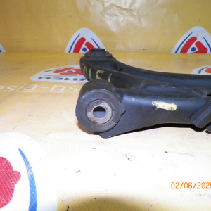 Рычаг Honda GD1/GD3 Fit перед, лев н С креплением под датчик.