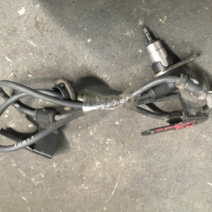 Датчик ABS Mazda Premacy CP8W зад, лев барабан
