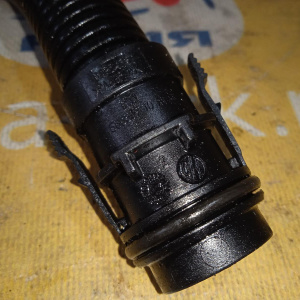 Патрубок воздушного фильтра BMW N57/N57D30A X5 E70/E71/F15/F16 '2013 13717803842
