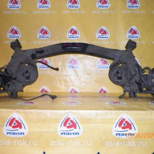 Балка Honda RU4 Vezel Дисковые тормоза.В сборе. Электроручник. R 4WD