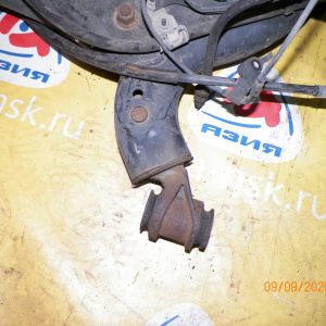 Балка Toyota SV50/AZV50/ZZV50 Vista/Vista Ardeo '1998-2000 в сборе с тросами ручника. R ABS DISK.