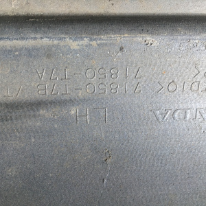 Накладка на порог Honda Vezel RU4 L+R 71850-T7B/T7A  71800-T7B/T7A