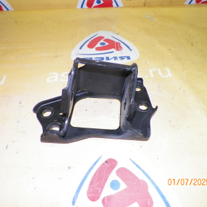 Крепление рычага Nissan 2WD=4WD Wingroad/AD/Avenir/Avenir Salut/Liberty/Expert Y11, W11, M12 L R спереди на продольный рычаг (под болт эксцентик)