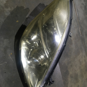 Фара TOYOTA 44-68 прав Isis ZGM10