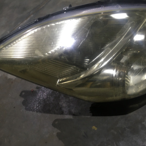 Фара TOYOTA 44-68 прав Isis ZGM10