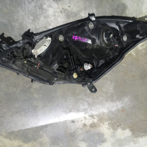 Фара TOYOTA 44-68 прав Isis ZGM10