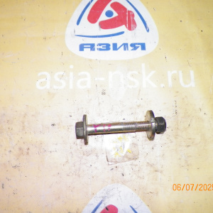Болт регулировочный Nissan Y11, W11, M12 R в С продольного большого рычага.