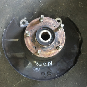 Ступица Honda RF3/RF4/RF5 Stepwgn перед, прав ABS голая