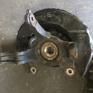 Ступица Honda RF3/RF4/RF5 Stepwgn перед, прав ABS голая