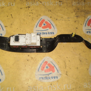 Пульт стеклоподъемника TOYOTA Probox/Succeed NCP50 перед, прав (1кноп.) 84820-52111