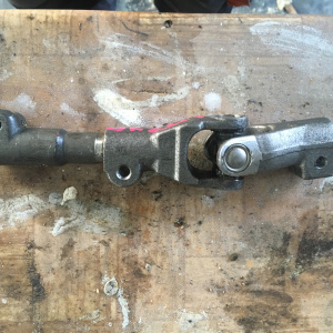 Карданчик рулевой Toyota AZT240