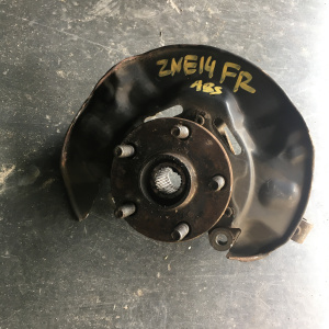 Ступица TOYOTA ZZE129/ZNE14 WiLL VS/Wish перед, прав 4WD ABS  голая