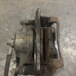 Суппорт Honda GB3 Freed перед, лев