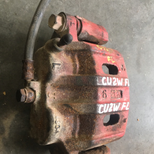 Суппорт MITSUBISHI CU2W Airtrek перед, лев 4304