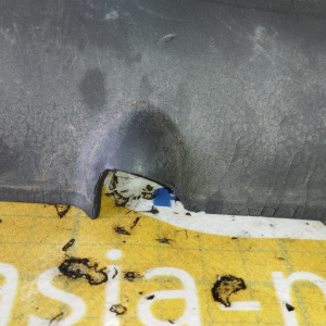 Накладка декоративная на двс Toyota 2AZ-FE Estima ACR30/ACM21/ACU25/ACU30 '2003-2006 ДЕФЕКТ 12601-28100