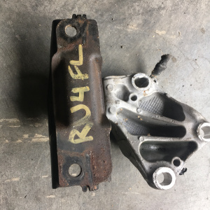 Подушка двигателя Honda LEB Vezel RU4 перед, лев