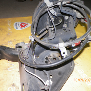 Балка NISSAN C26 Serena 2WD ABS DISK. В сборе с тросами ручника. R