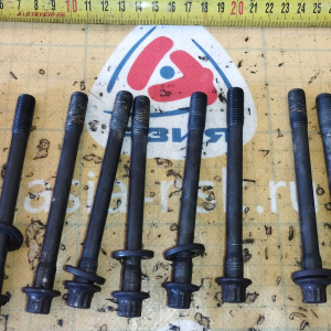 Болт ГБЦ Toyota 7K Lite Ace Noah KR42 комплект 10 шт 90910-02121