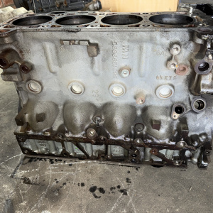 Двигатель Mitsubishi 4P10-D26905 TURBO БЛОК С ЗАДИРАМИ Canter FEA5