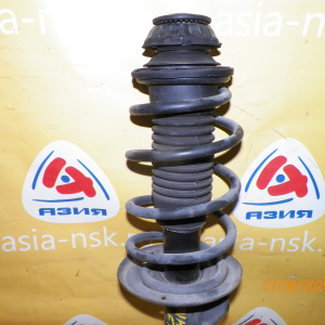 Стойка Toyota NHP10 Aqua перед, прав