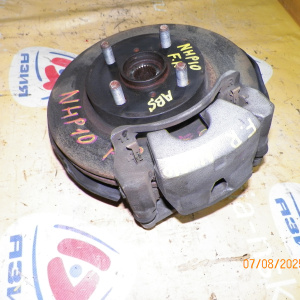 Ступица Toyota NHP10 Aqua перед, прав ABS. В сборе.