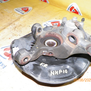 Ступица Toyota NHP10 Aqua перед, прав ABS. В сборе.