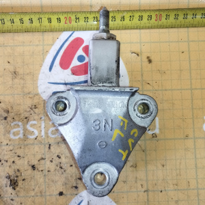 Крепление подушки ДВС Nissan HR12 Note E12 CVT перед, лев ( 3N ) 11253-3VA2A
