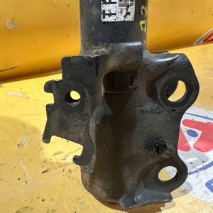 Стойка Toyota AZE154 Blade перед, прав