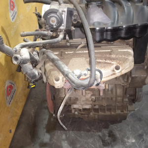 Двигатель Volkswagen Golf 4 AEH-124718 EA113 1.6L 8V акпп 1J1/1U2