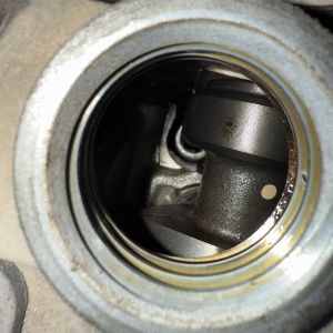 Двигатель Mazda FP-412053 2WD КАТУШКИ С БОКУ  без генератора Capella