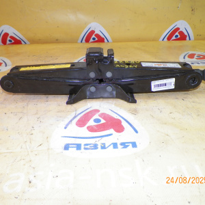 Домкрат Toyota Voxy ZZR80 09111-23120 1500 кг.