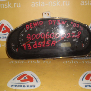 Панель приборов Mazda Demio DY3W Дефект стекла(трещины) Y3 D525A