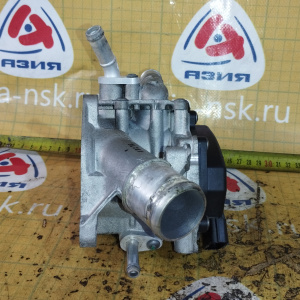 Корпус термостата Nissan/Infiniti 21250EZ31A / V29064227 Patrol#QX80 Z62 VK56VD '2024- НОВЫЙ ОРИГИНАЛ