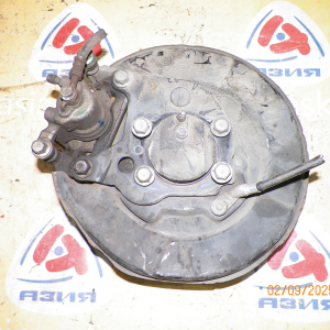 Ступица Nissan C25 Serena зад, лев 2WD ABS. Дисковые тормоза. В сборе. Без рычага.