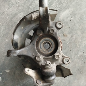 Ступица TOYOTA ACA33 перед, лев ABS 63-28 26ШЛИЦОВ (голая)