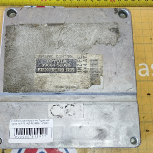 Компьютер Toyota WiLL Cypha 89661-5C090 1NZ NCP75 4WD разъёмы компьютера в 4 ряда