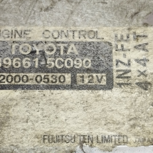 Компьютер Toyota WiLL Cypha 89661-5C090 1NZ NCP75 4WD разъёмы компьютера в 4 ряда