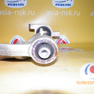 Рычаг Nissan Y51/KY51 Fuga перед, лев н 2WD Не большой люфт.