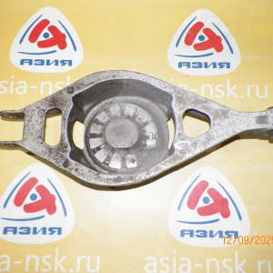 Рычаг Nissan Y50 Fuga R н Под пружину.