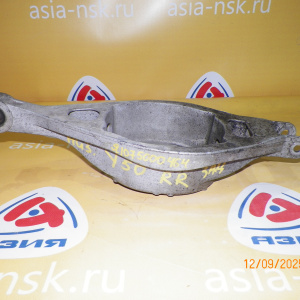 Рычаг Nissan Y50 Fuga R н Под пружину.