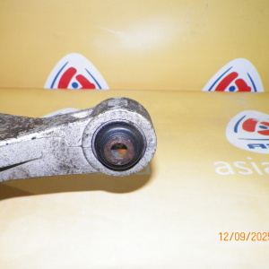 Рычаг Nissan Y50 Fuga R н Под пружину.Плавающий сайлентблок.