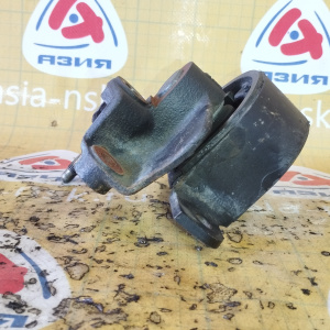 Подушка двигателя Nissan QG15 Bluebird Sylphy QNG10/Y11/FNB15 4WD со шпилькой перед, прав 11211-4M720 / 112106N120