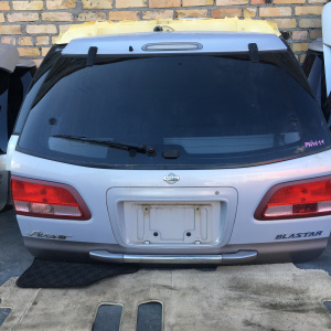 Дверь задняя NISSAN Avenir Salut W11 вст.226-24792