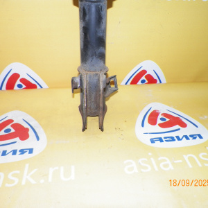 Стойка SUBARU SF5 Forester перед, лев Трещины на опоре.