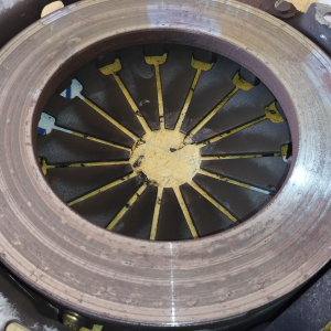 Маховик TOYOTA 7K-E Lite Ace Noah/Town Ace Noah KR42 m/t ПРОБЕГ 44 т.км. + корзина ( диаметр диска 212 мм. ) 13405-09010